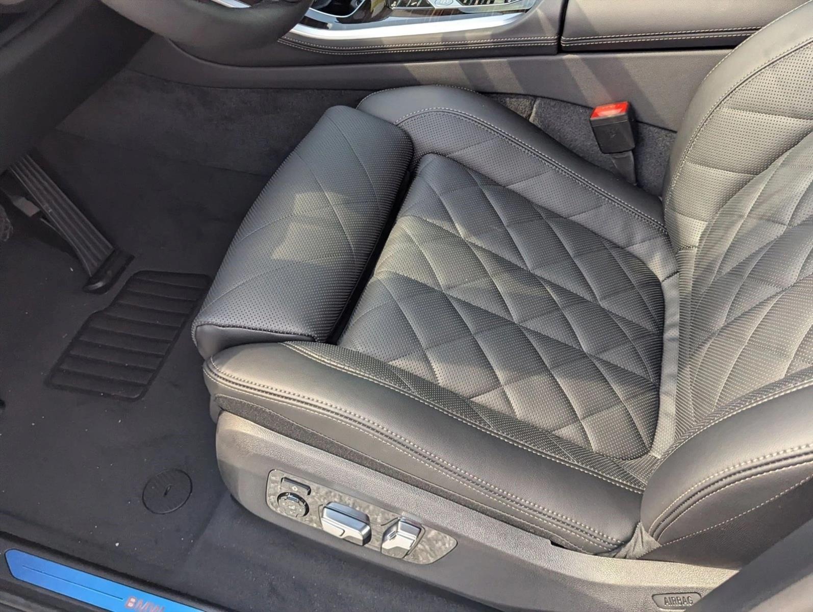 Used 2026 Skyscraper Grey Metallic BMW sDrive40i image 4