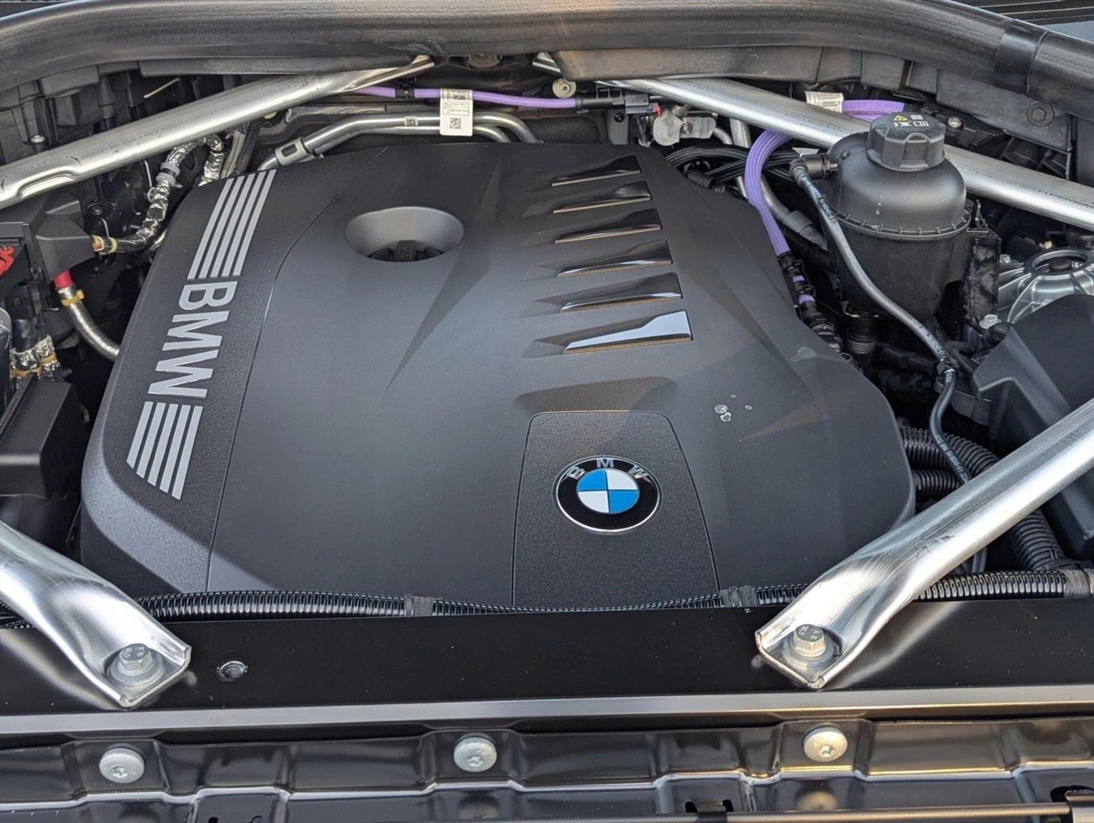 Used 2026 Skyscraper Grey Metallic BMW sDrive40i image 16