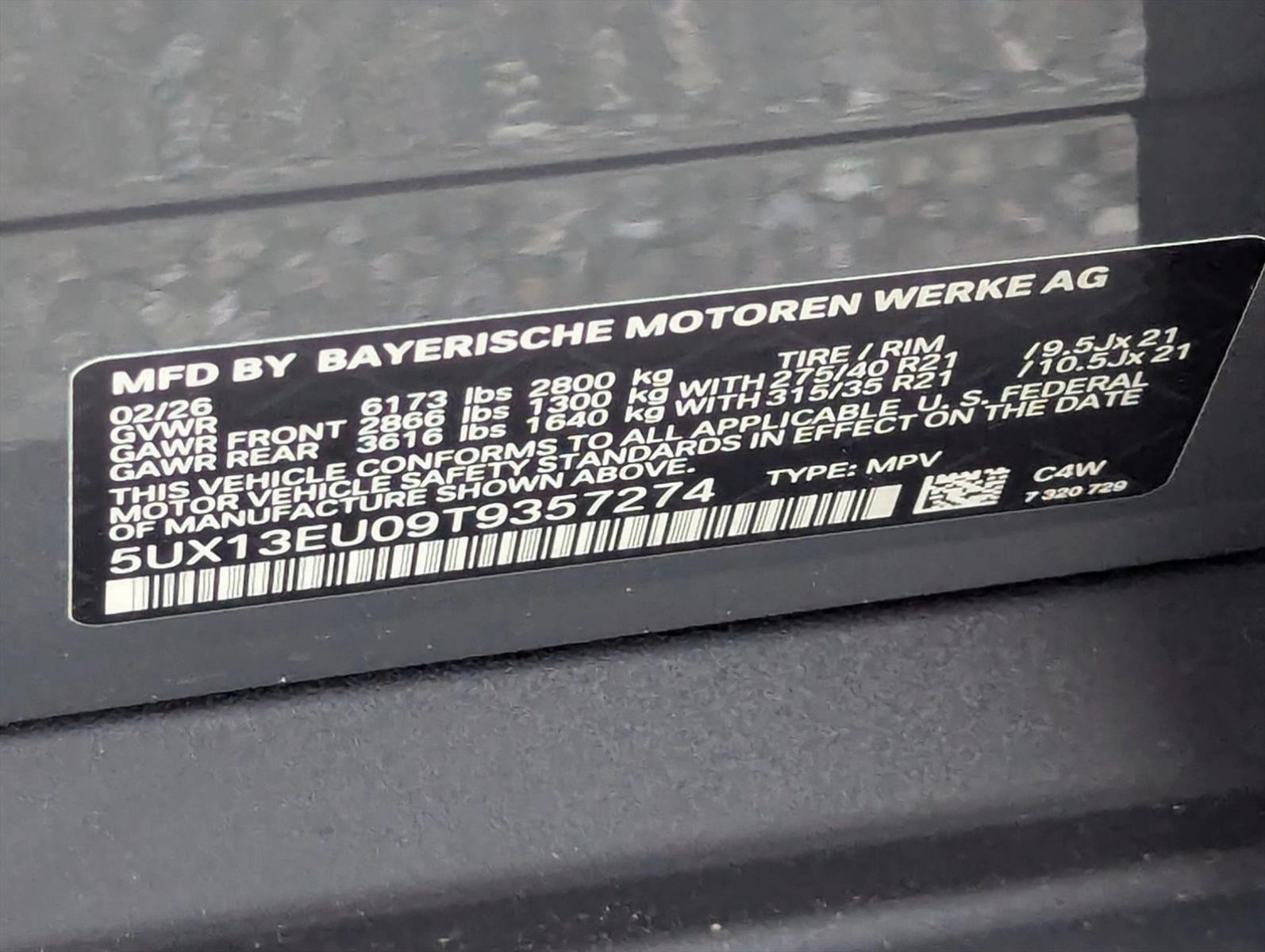 Used 2026 Skyscraper Grey Metallic BMW sDrive40i image 17