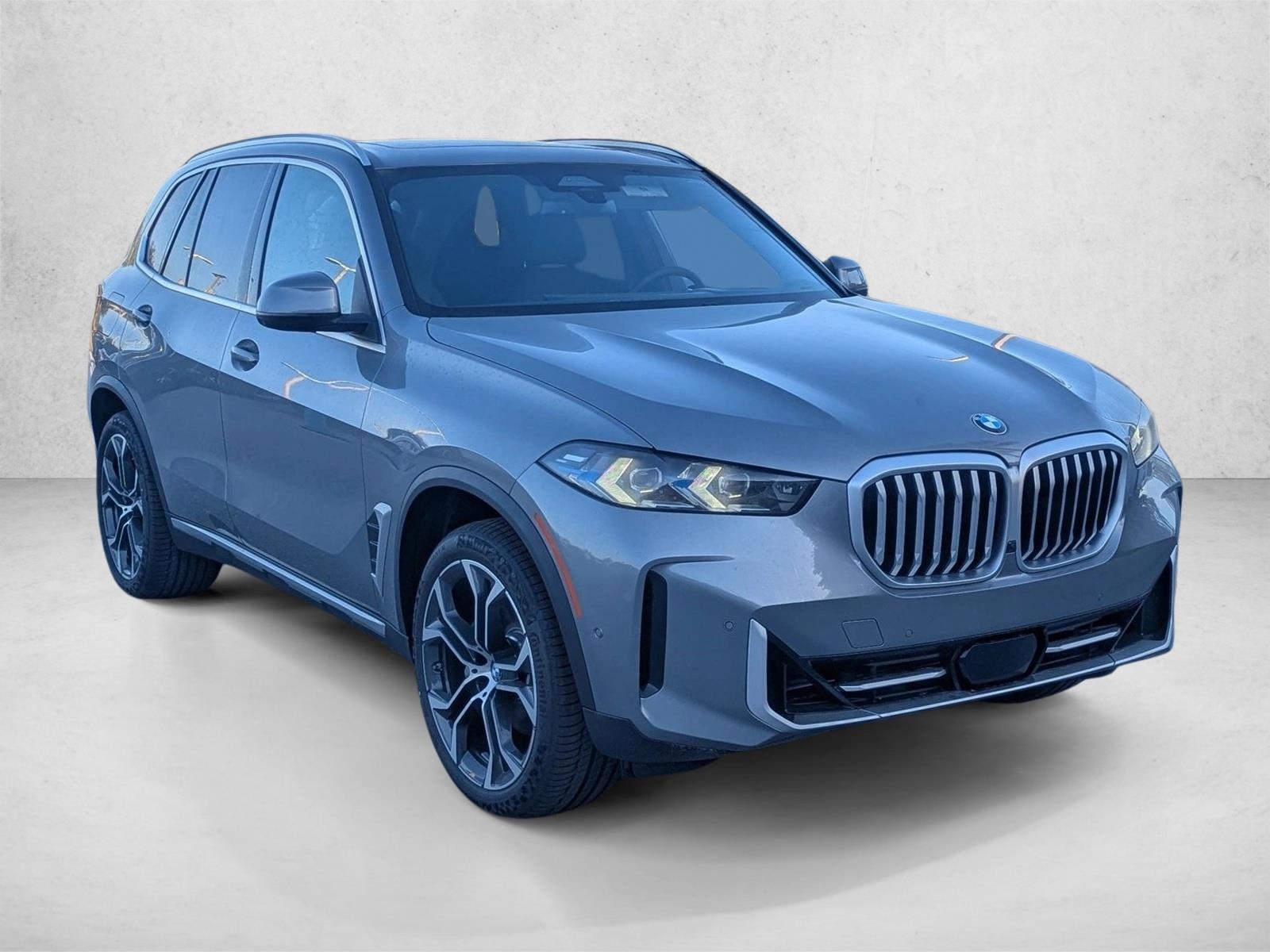 Used 2026 Skyscraper Grey Metallic BMW sDrive40i image 6