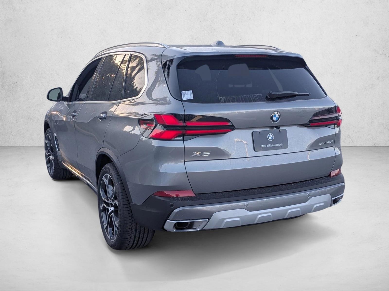 Used 2026 Skyscraper Grey Metallic BMW sDrive40i image 8
