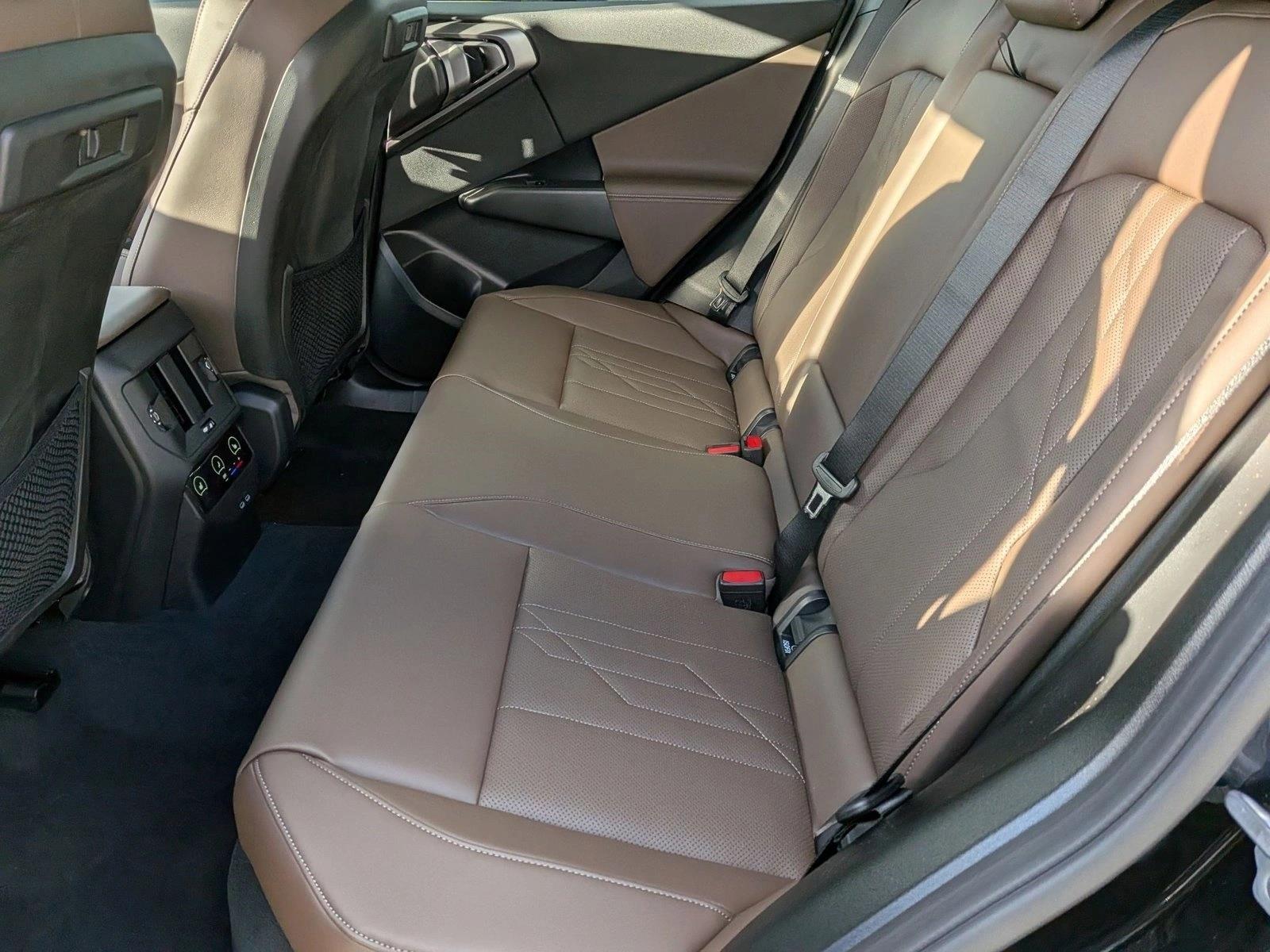 2026 BMW X3 30 - Photo 16