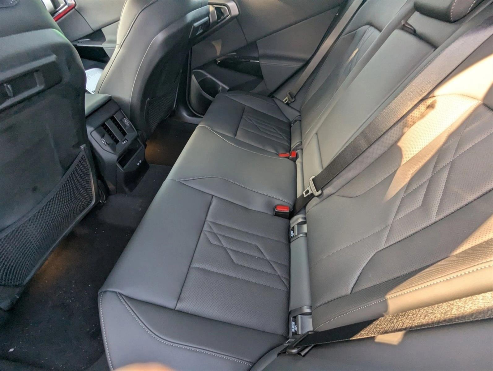 2026 BMW X3 30 - Photo 15