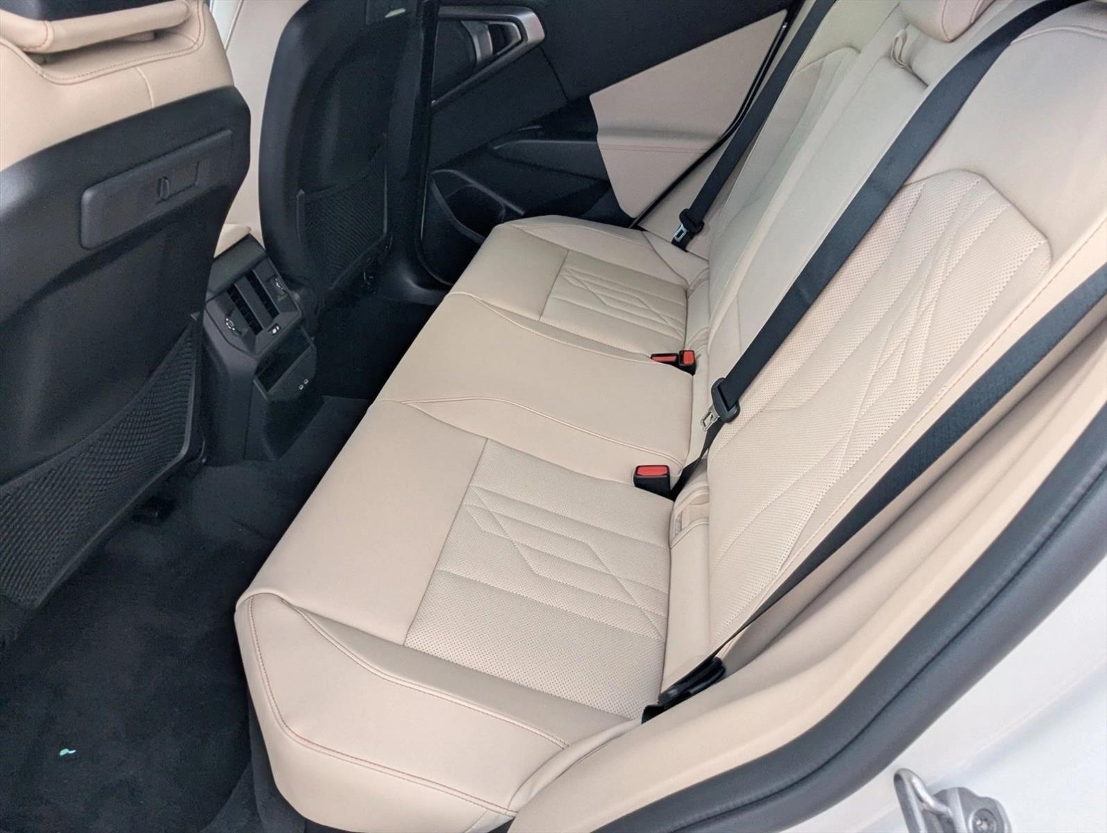 2026 BMW X3 30 - Photo 15