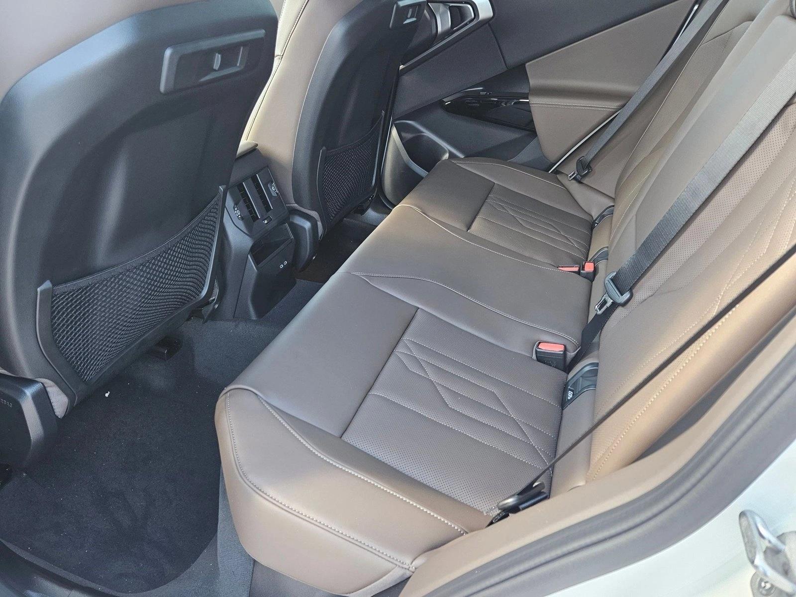 2026 BMW X3 30 - Photo 16