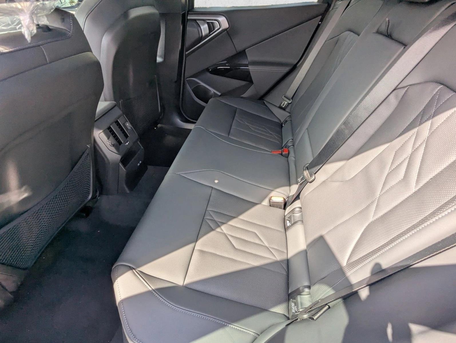 2026 BMW X3 30 - Photo 15