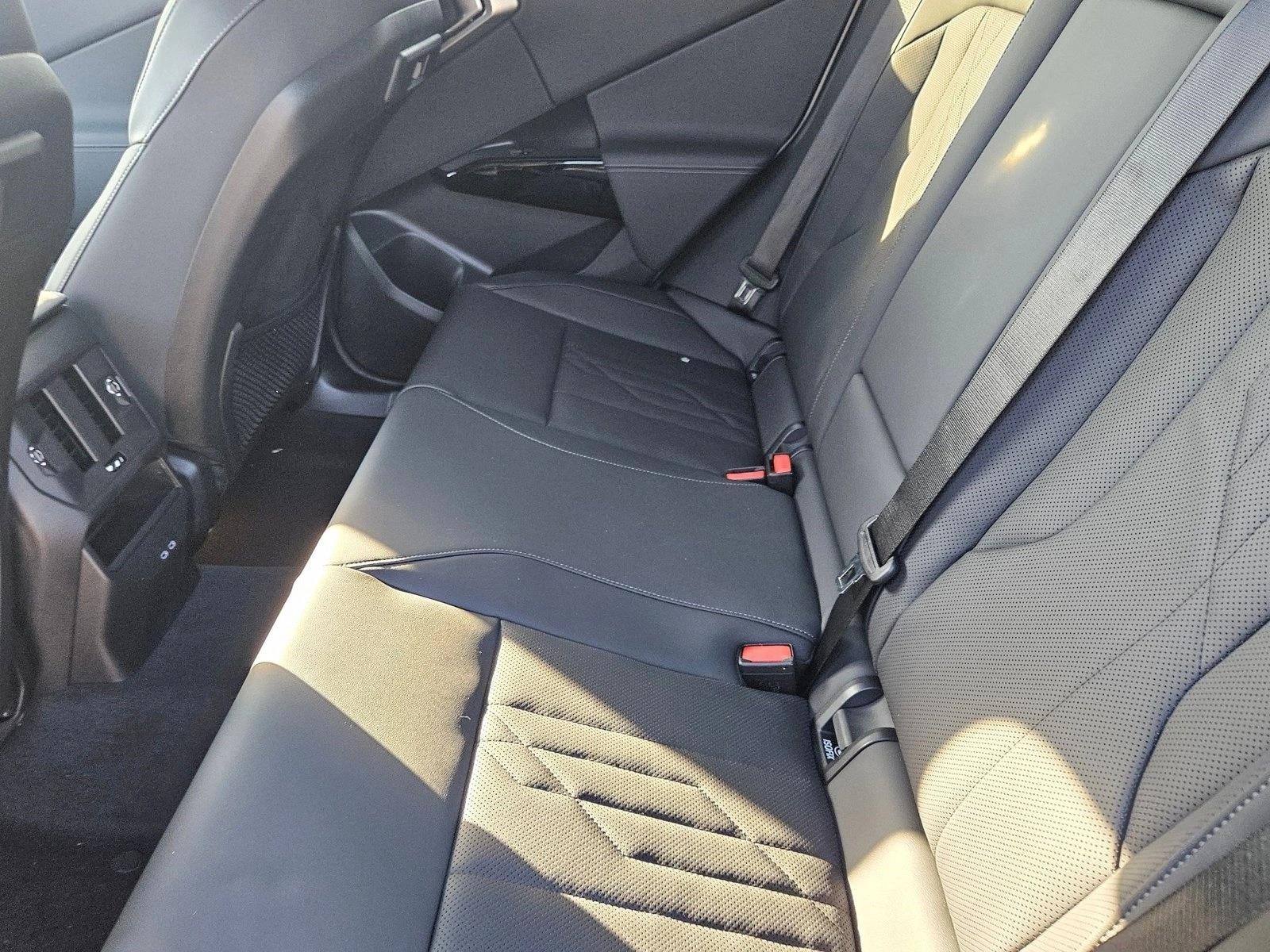2026 BMW X3 30 - Photo 16