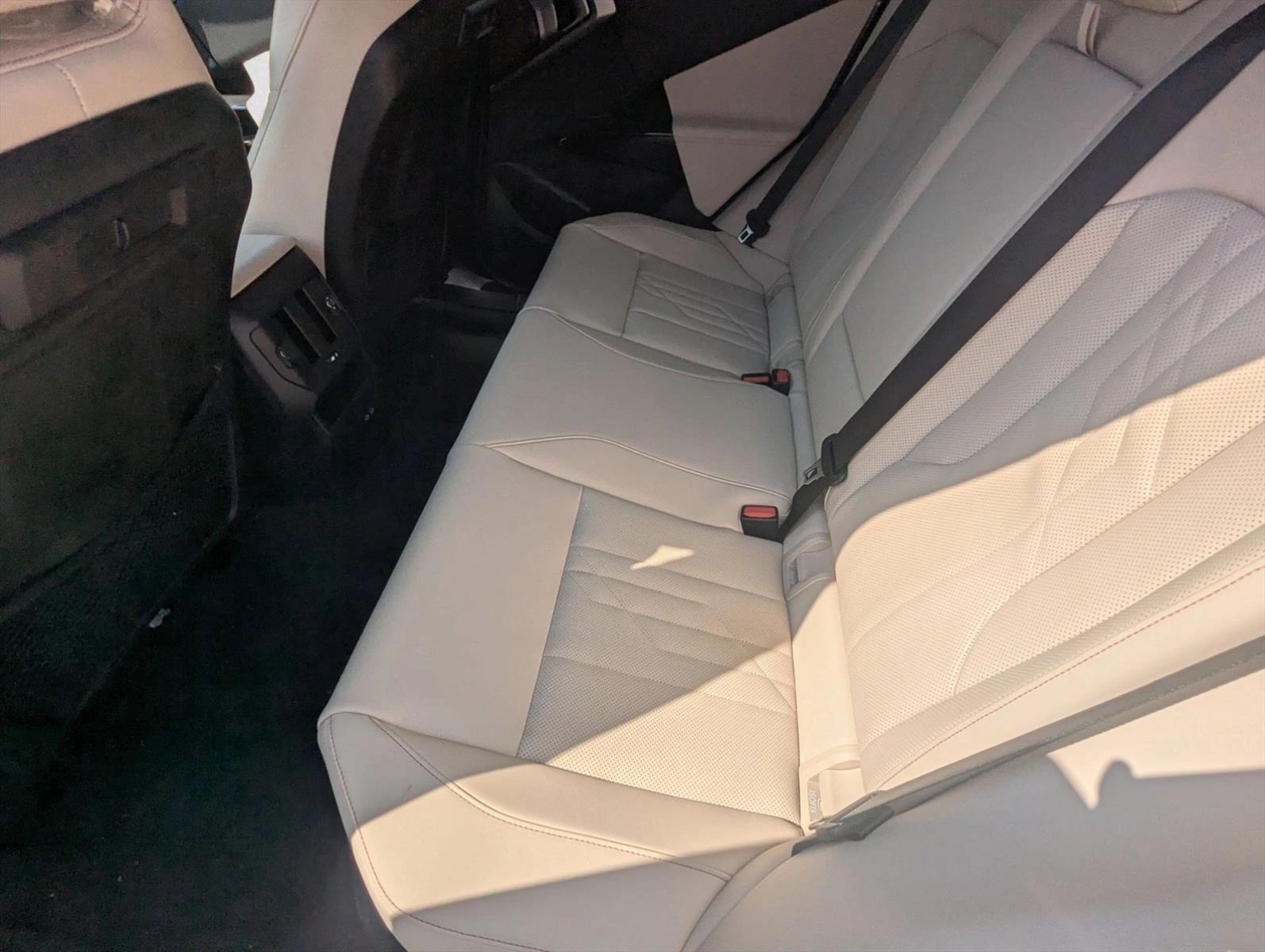 2026 BMW X3 30 - Photo 14