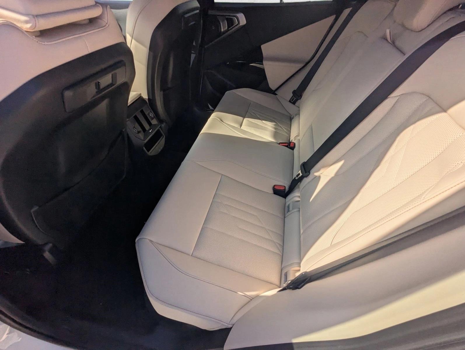 2026 BMW X3 30 - Photo 14