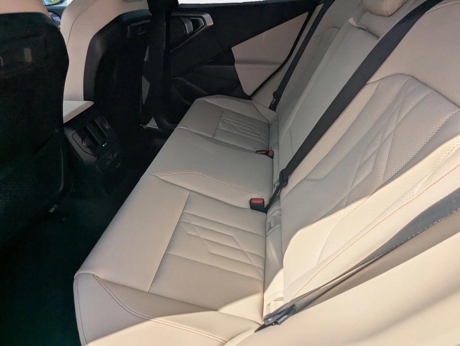 2026 BMW X3 30 - Photo 15