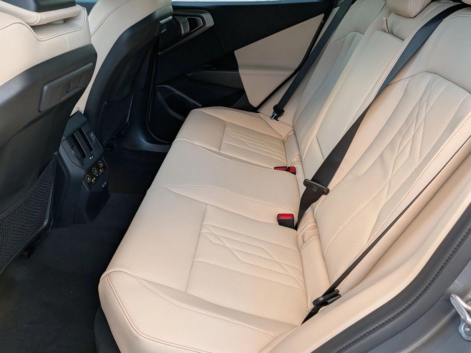 2026 BMW X3 30 - Photo 16
