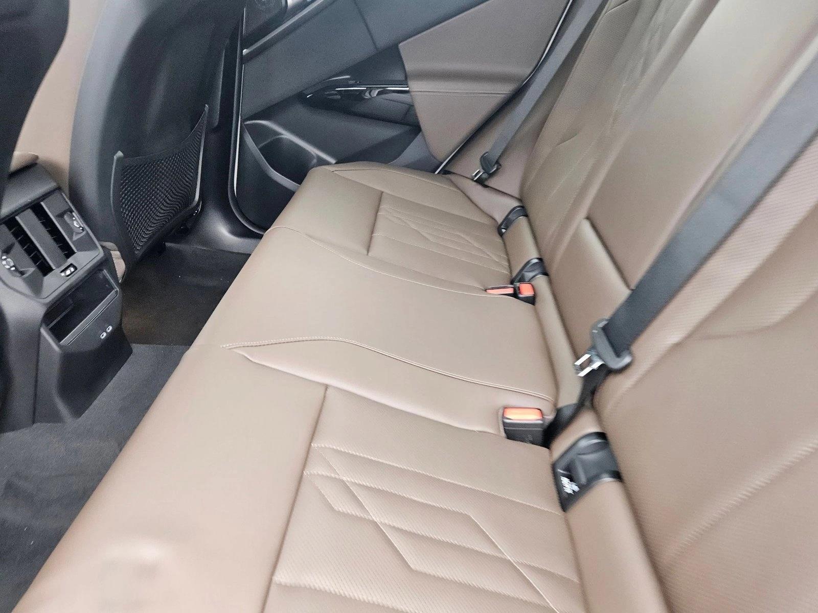 2026 BMW X3 30 - Photo 16