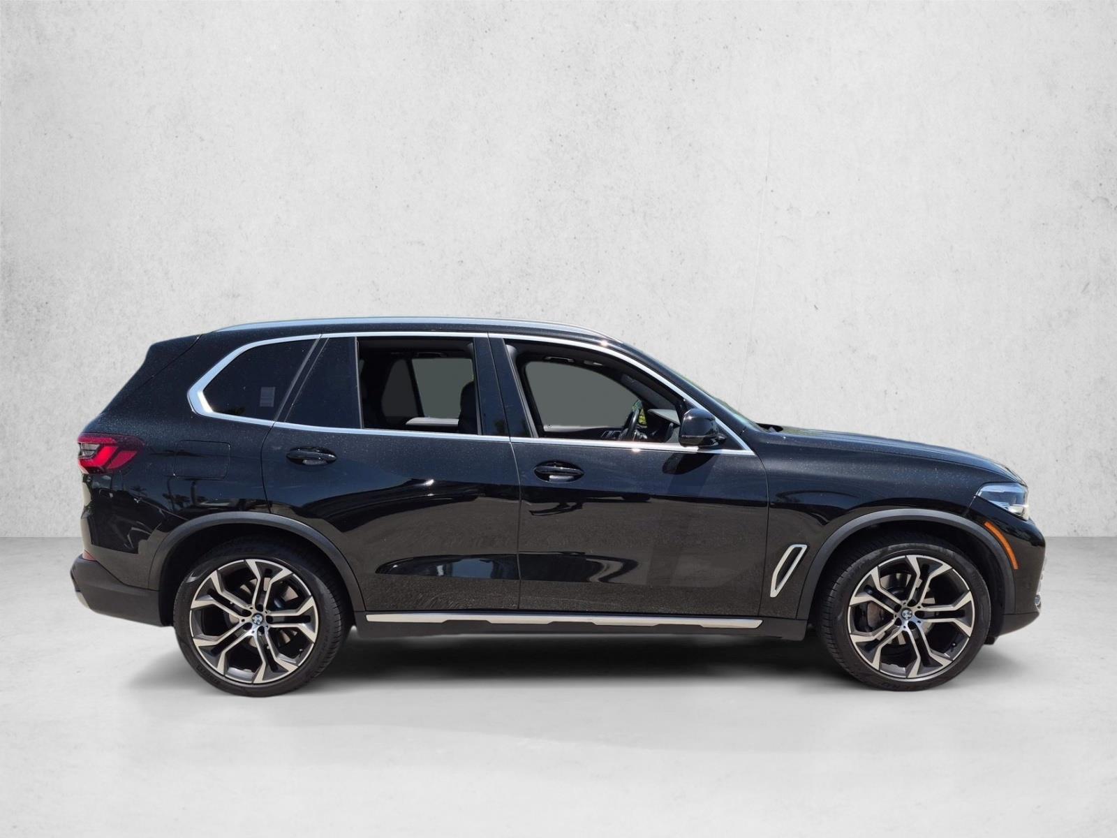 Used 2023 Jet Black BMW sDrive40i image 4