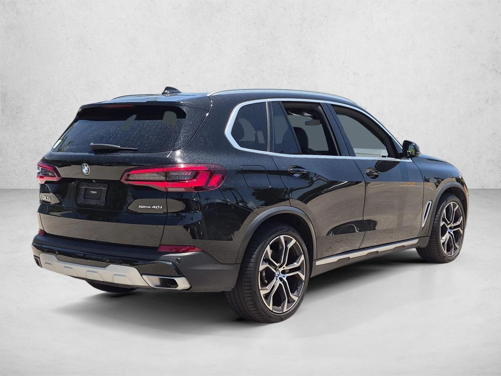 Used 2023 Jet Black BMW sDrive40i image 5