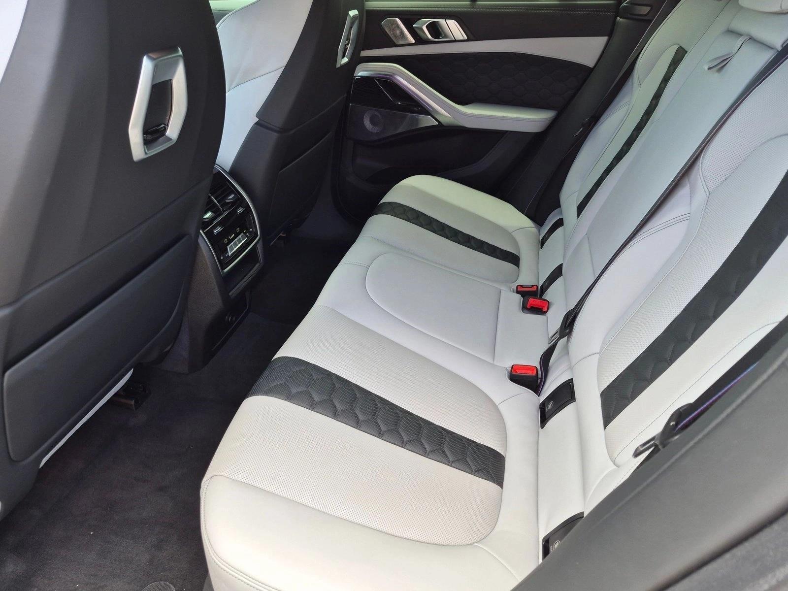 Used 2025 Marina Bay Blue Me BMW  image 20
