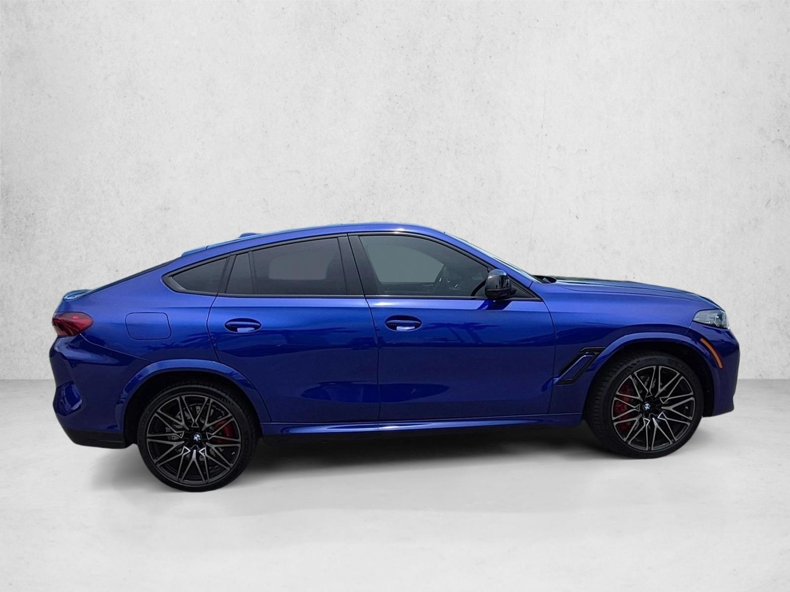 Used 2025 Marina Bay Blue Me BMW  image 4