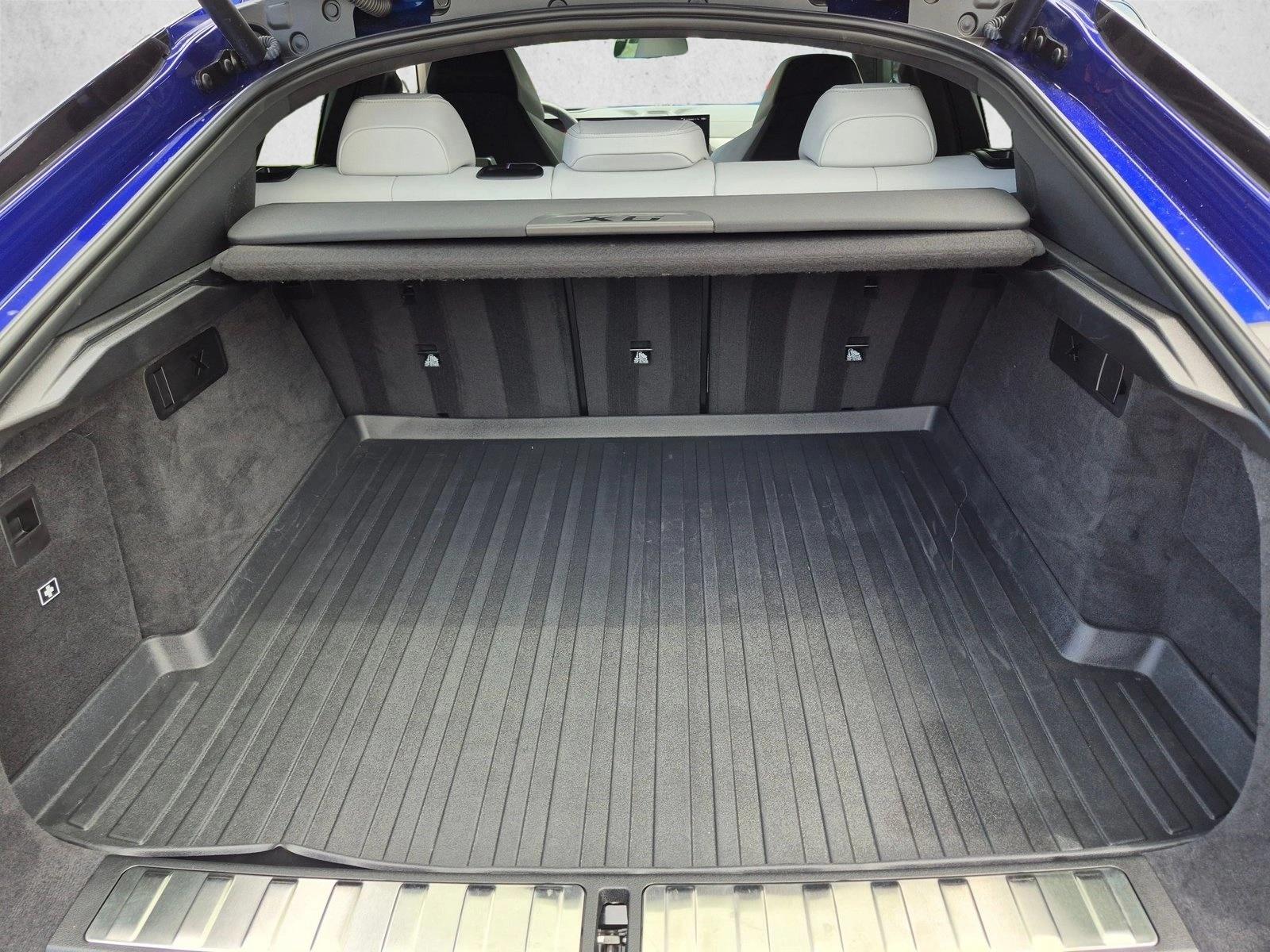 Used 2025 Marina Bay Blue Me BMW  image 6