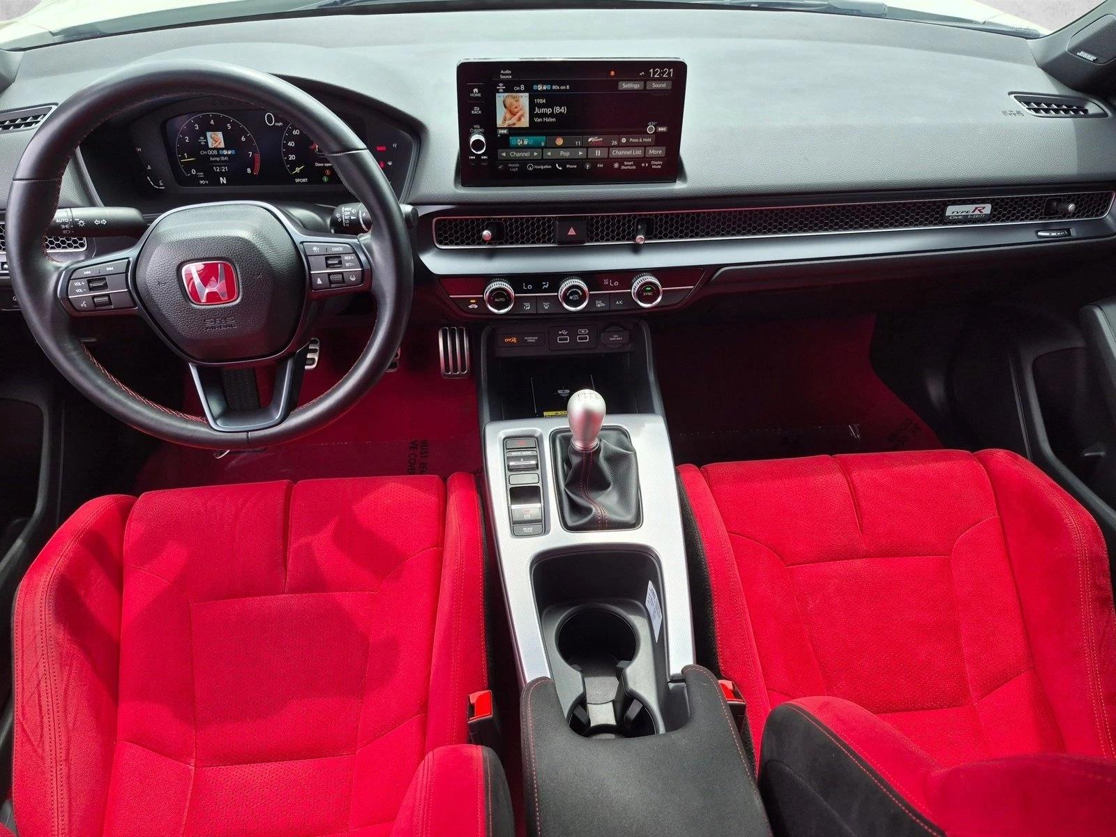 Used 2024 Championship White Honda  image 17