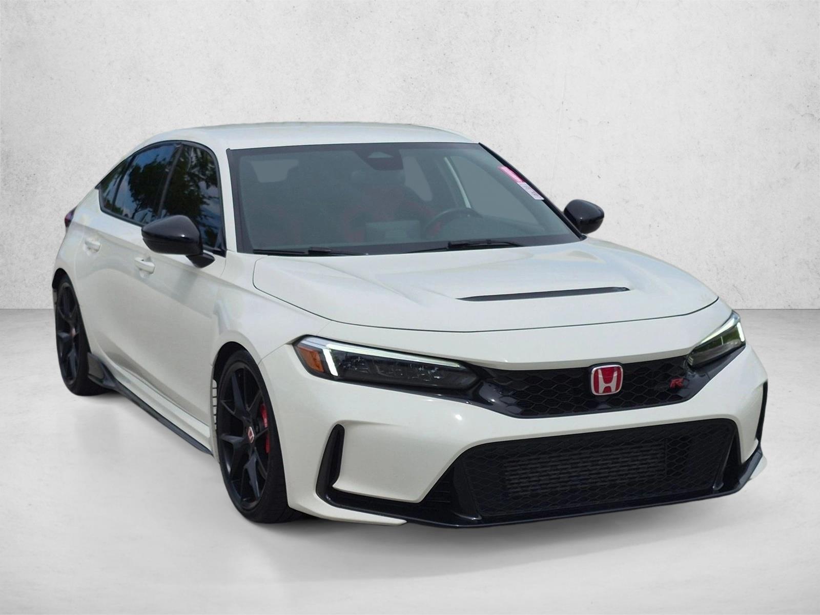 Used 2024 Championship White Honda  image 3