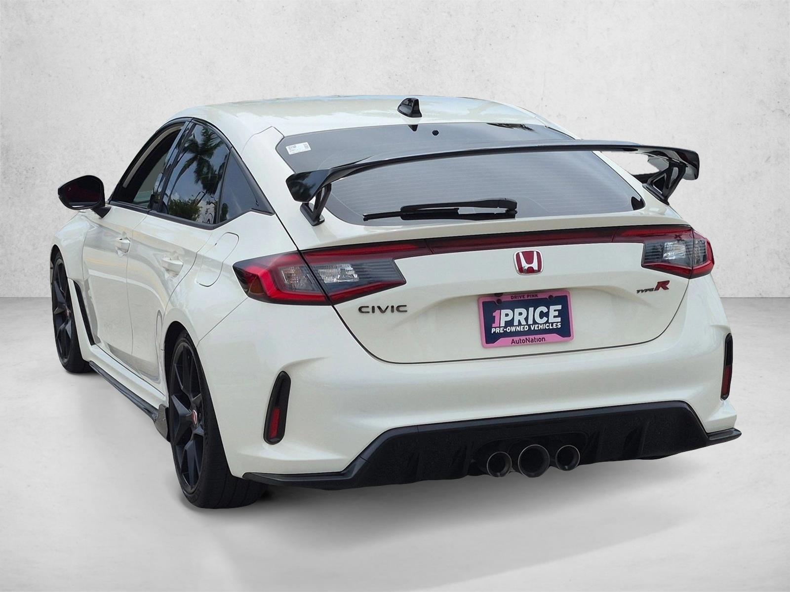 Used 2024 Championship White Honda  image 8
