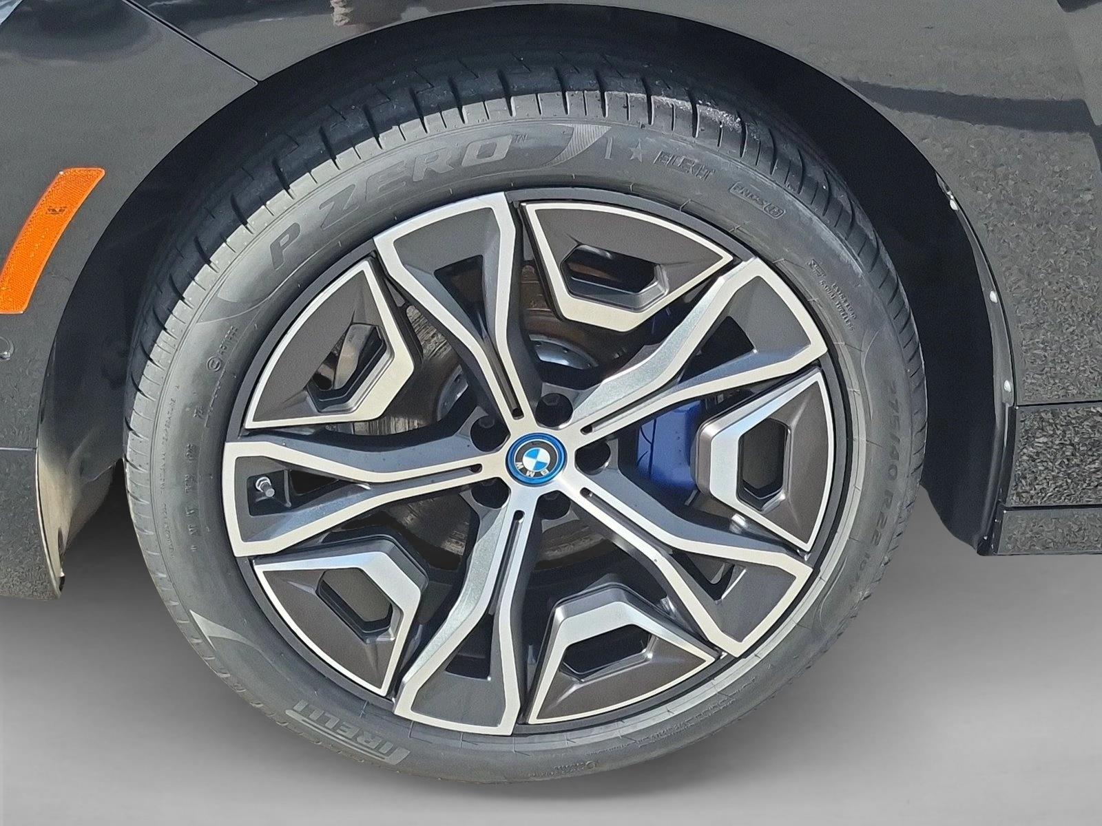 Used 2024 Black Sapphire Metallic BMW xDrive50 image 25