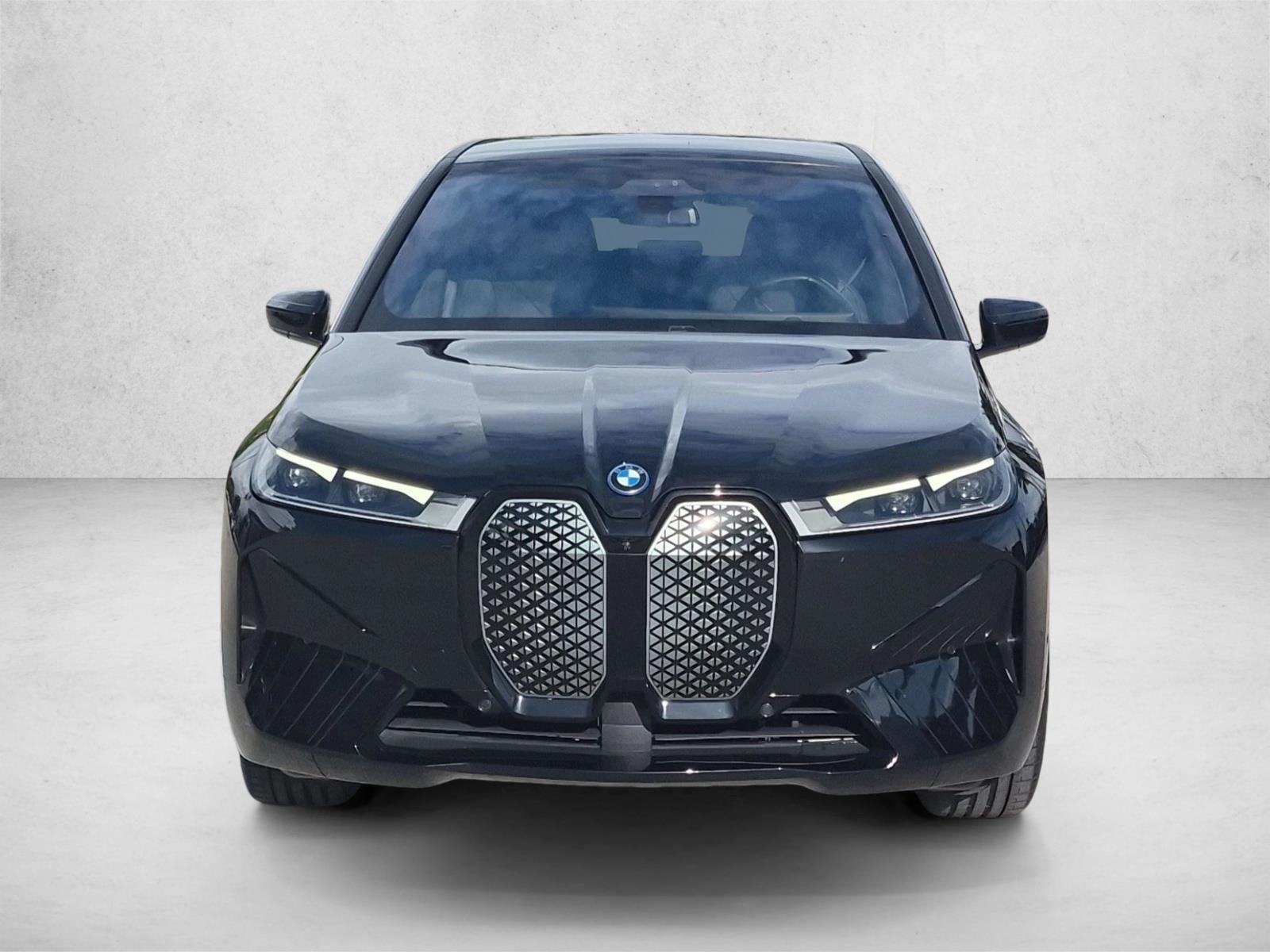 Used 2024 Black Sapphire Metallic BMW xDrive50 image 2
