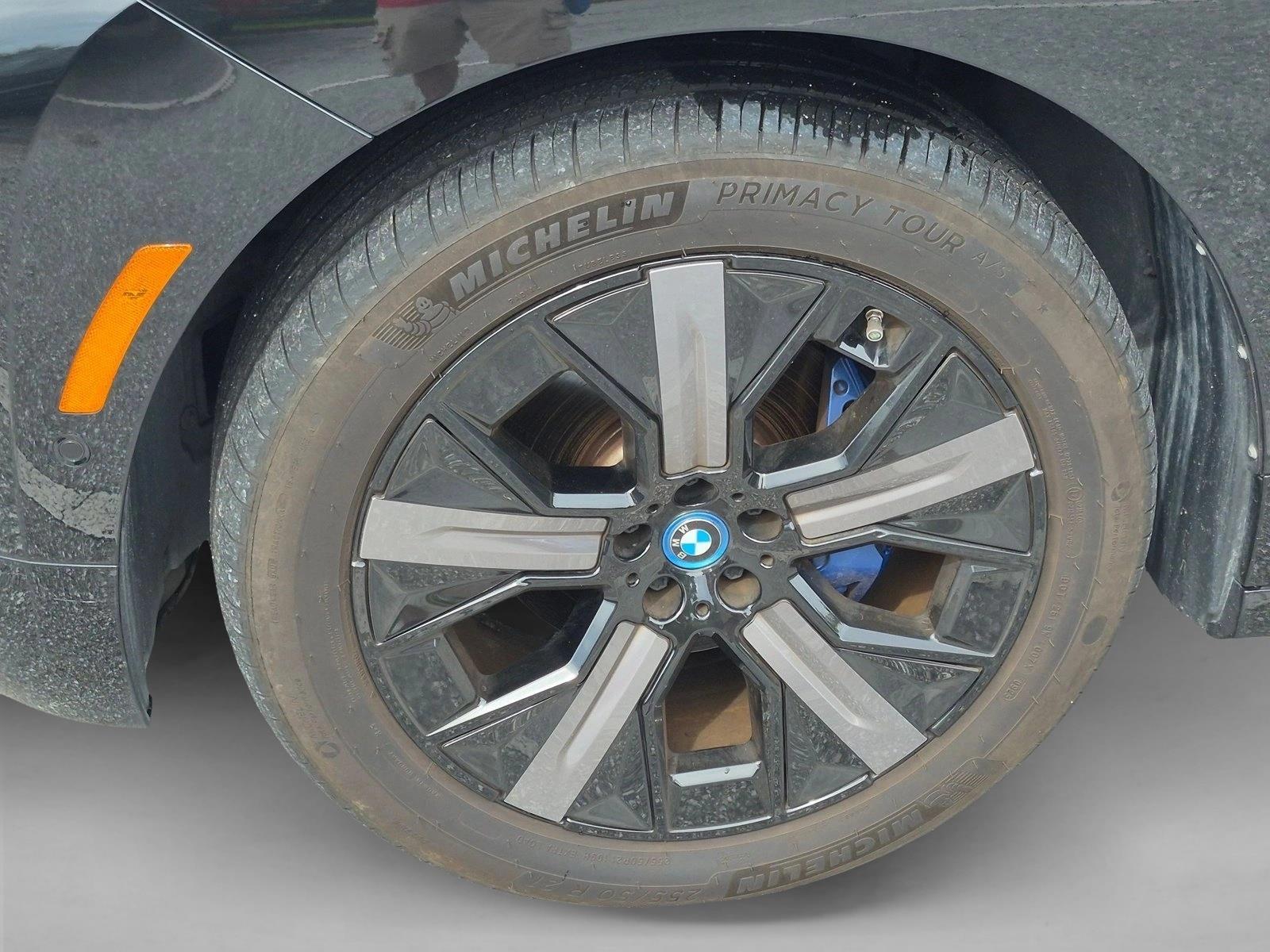 Used 2024 Black Sapphire Metallic BMW xDrive50 image 21