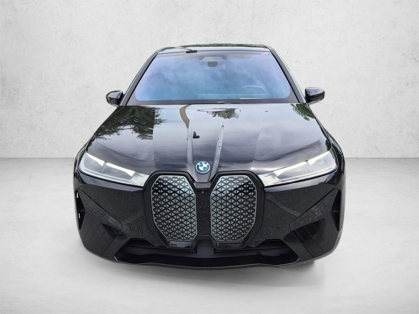Used 2024 Black Sapphire Metallic BMW xDrive50 image 2