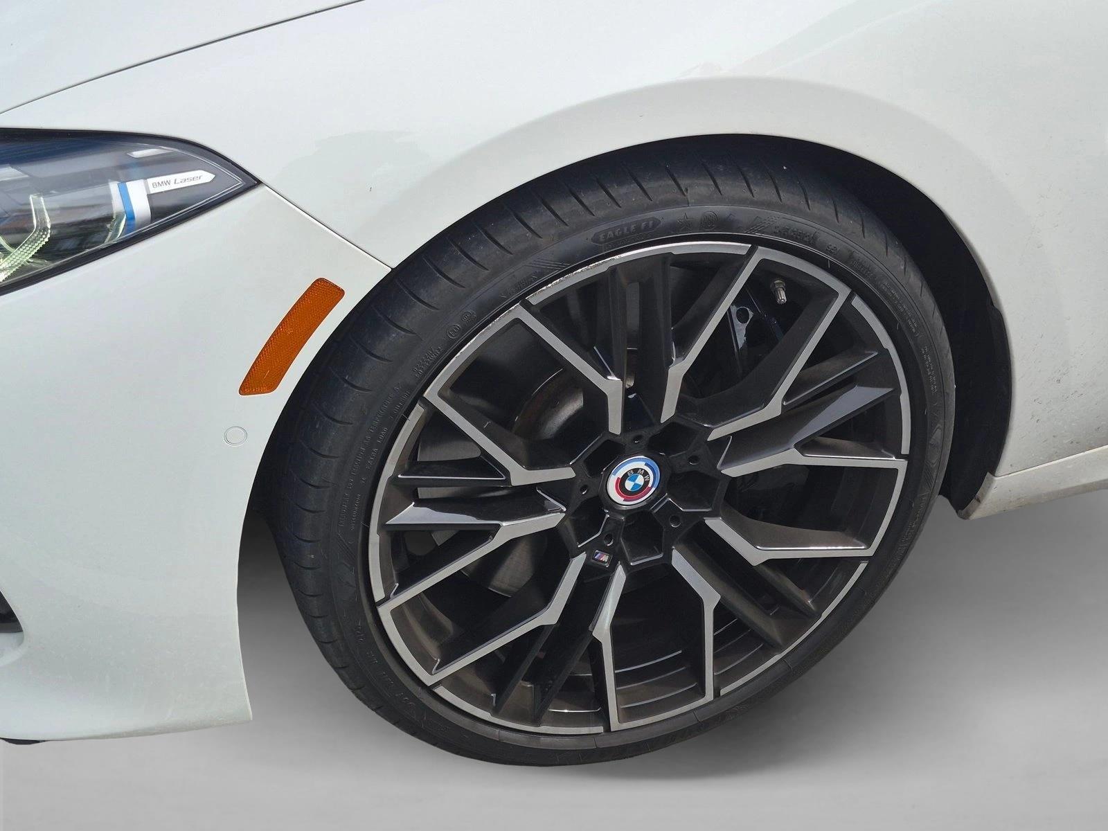 Used 2023 Alpine White BMW M850i image 21