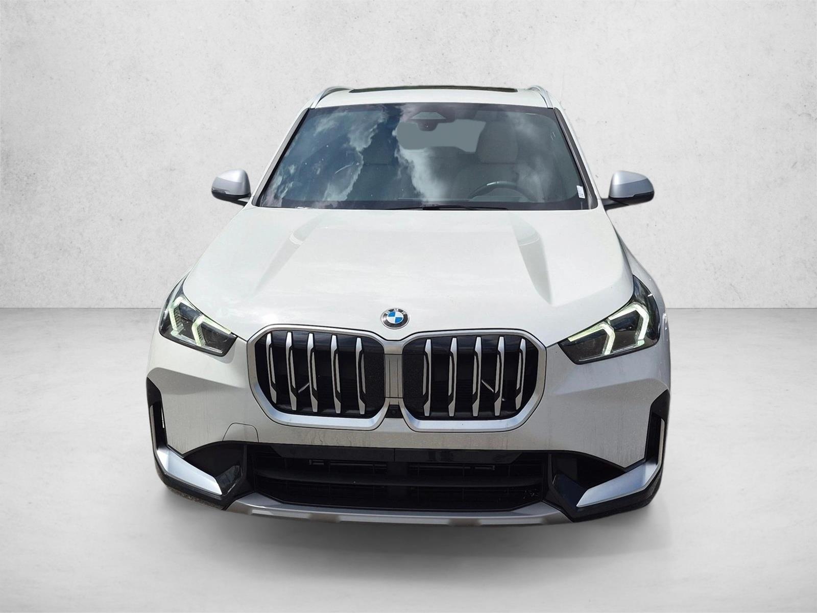 Used 2024 Alpine White BMW xDrive28i image 2