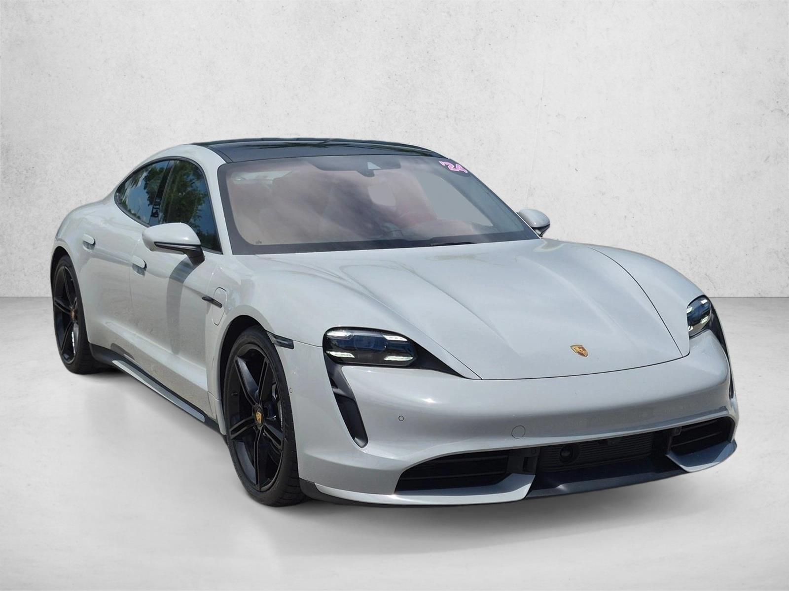 Used 2024 Chalk Porsche Turbo image 3