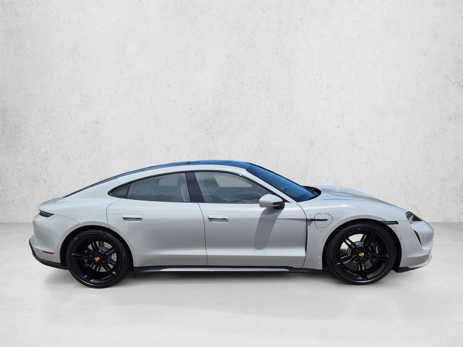 Used 2024 Chalk Porsche Turbo image 4