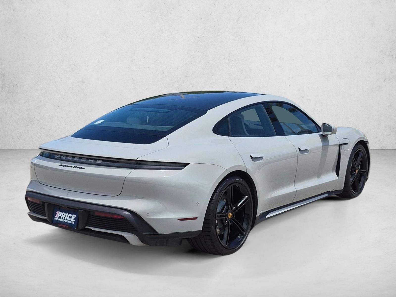 Used 2024 Chalk Porsche Turbo image 5