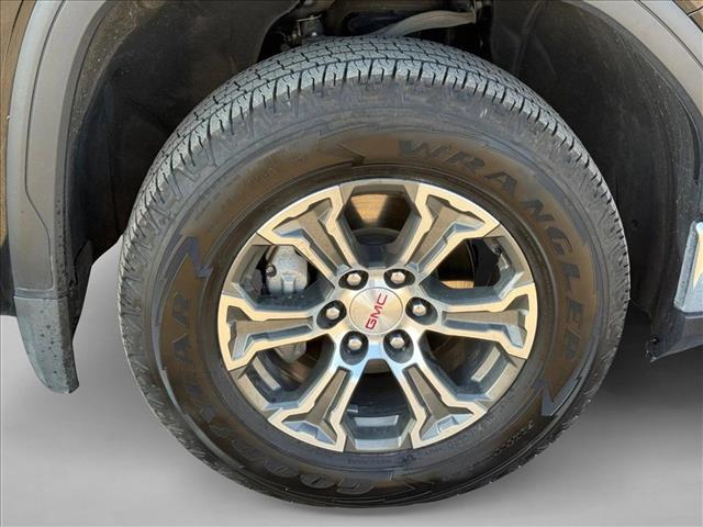 View vehicle photo 7