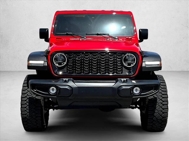 View vehicle photo 3