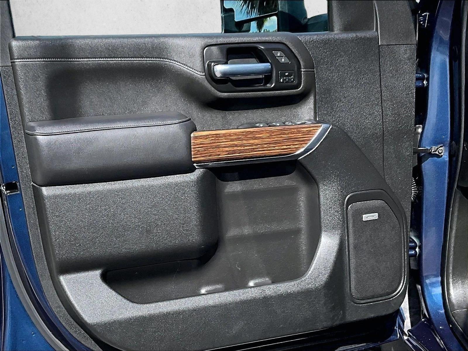 Used 2022 Northsky Blue Metallic Chevrolet High Country image 17