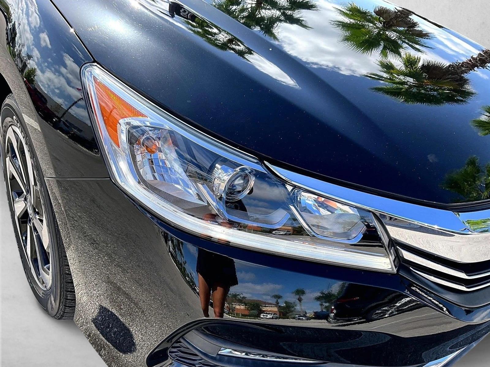 Used 2017 Black Honda EX-L image 28