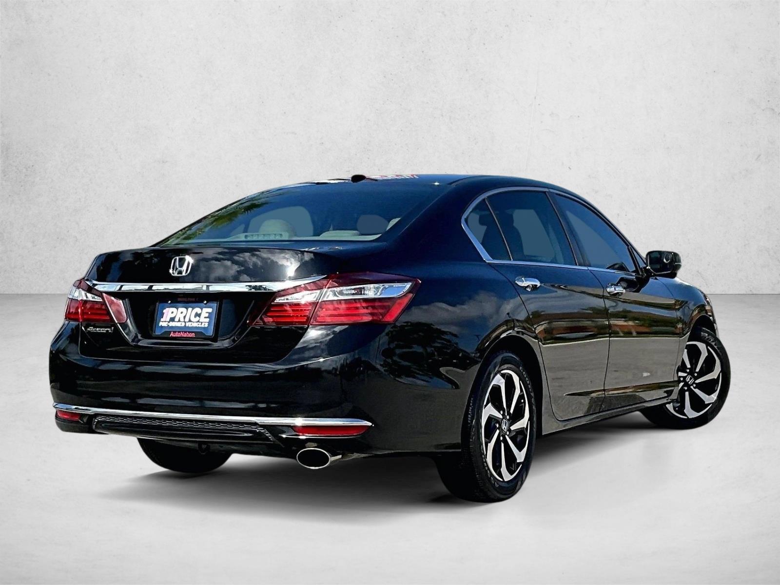 Used 2017 Black Honda EX-L image 2