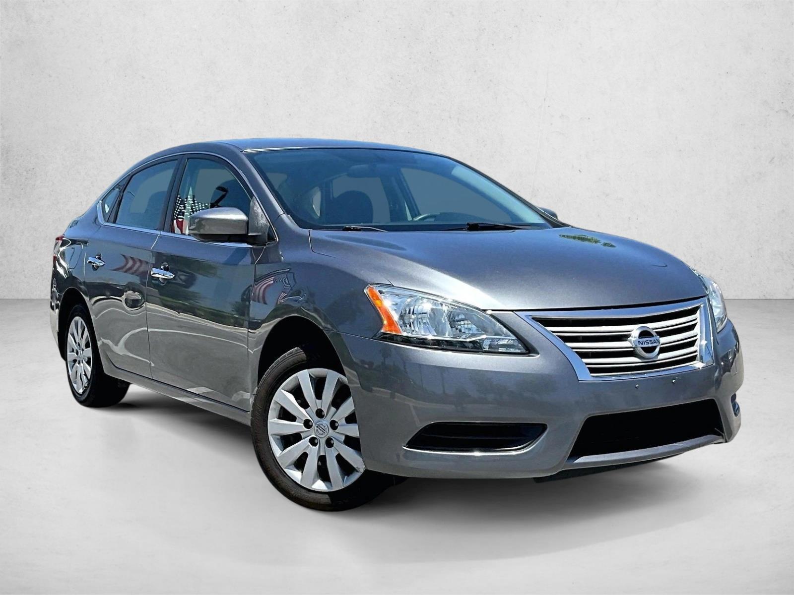 Used 2015 Gun Metallic Nissan SV image 12