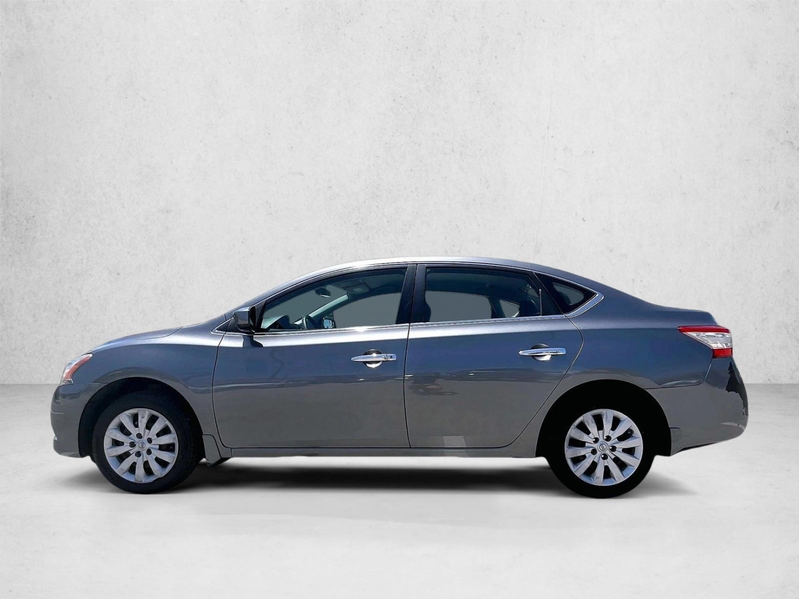 Used 2015 Gun Metallic Nissan SV image 6