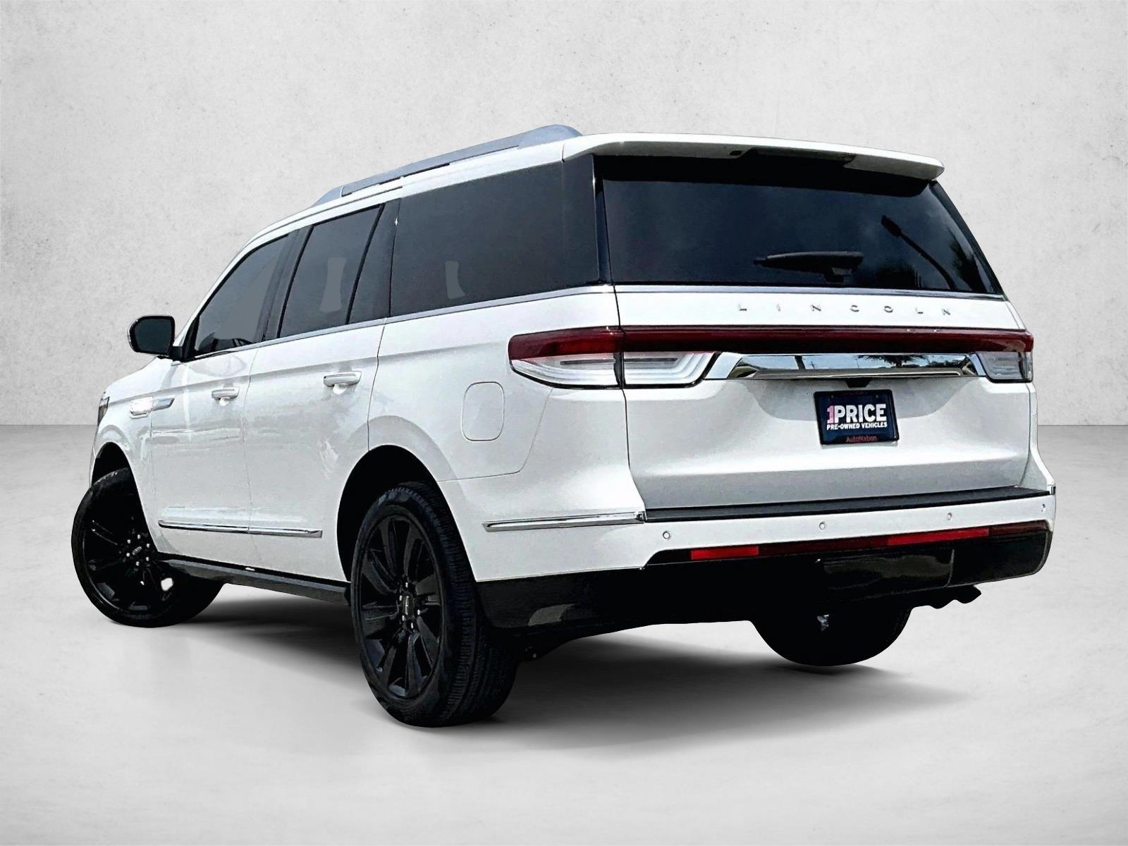Used 2022 Pristine White Metallic Tri-Coat Lincoln Reserve image 12