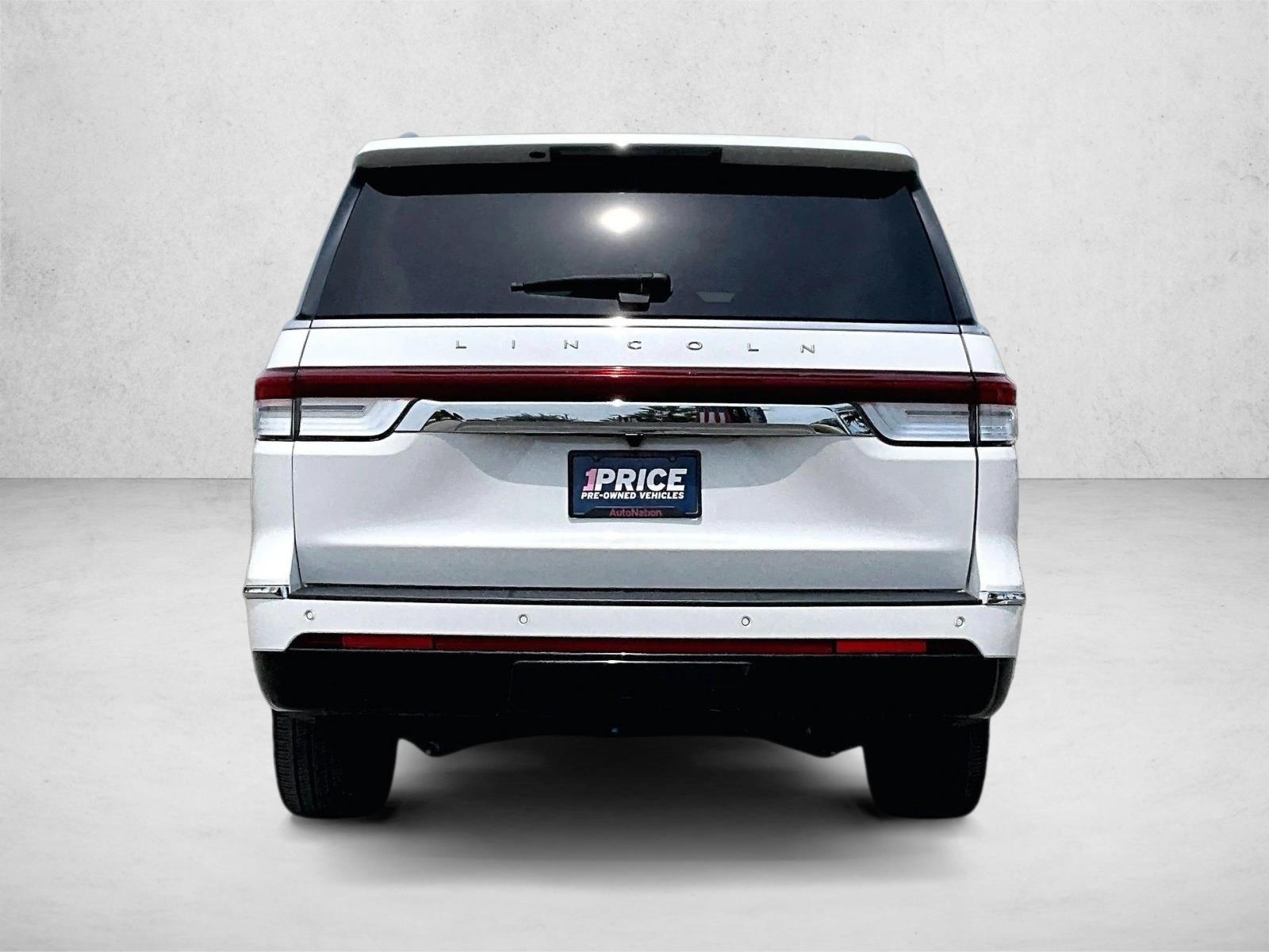 Used 2022 Pristine White Metallic Tri-Coat Lincoln Reserve image 4