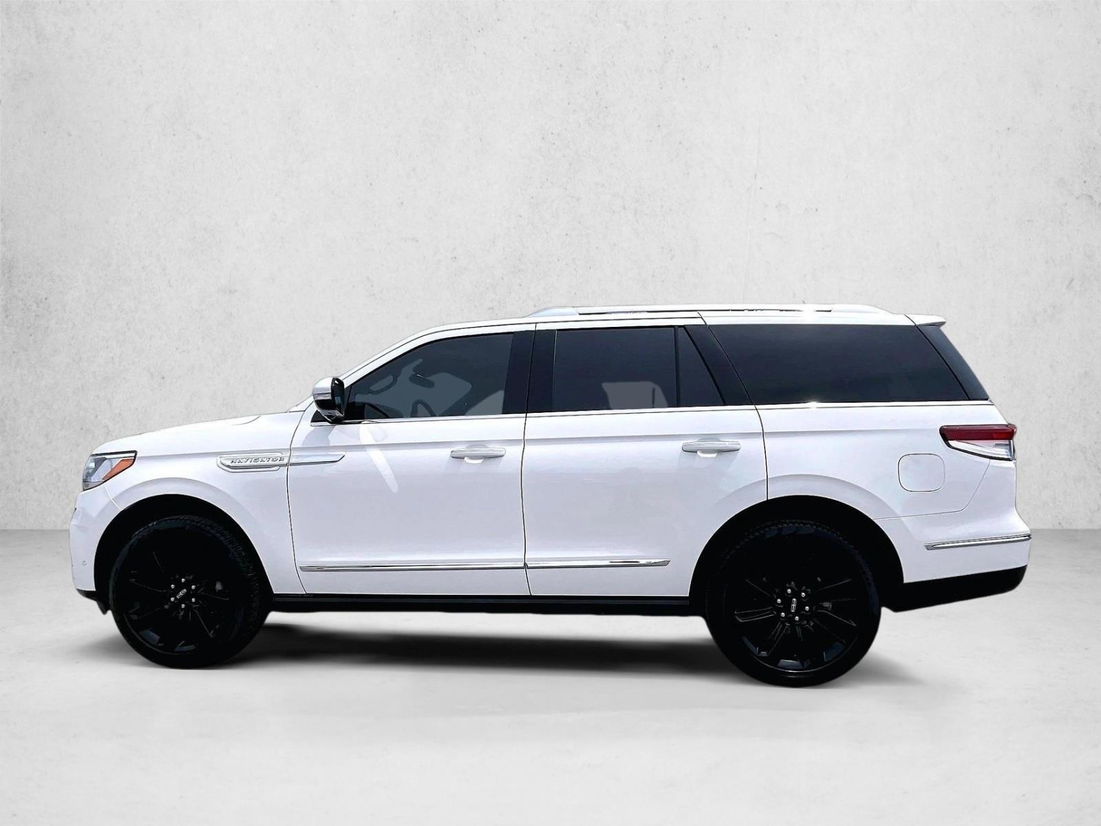 Used 2022 Pristine White Metallic Tri-Coat Lincoln Reserve image 6