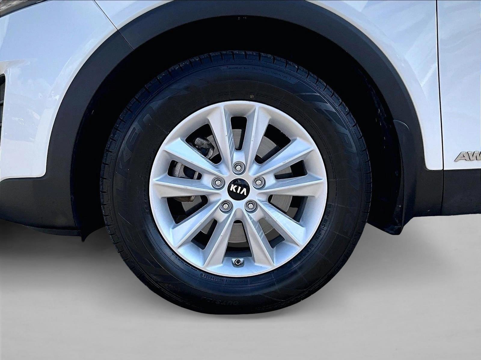 Used 2019 Snow White Pearl Kia LX image 10