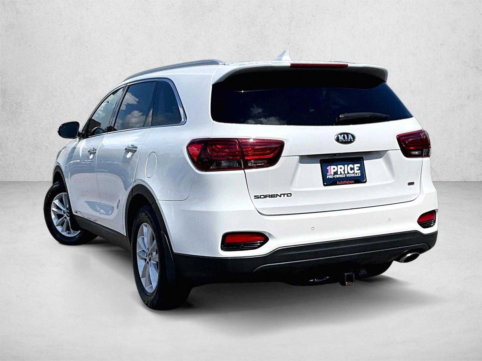 Used 2019 Snow White Pearl Kia LX image 13
