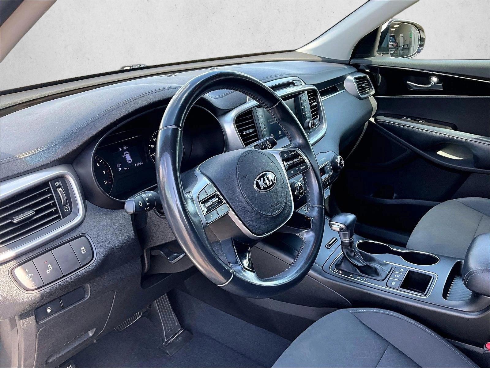Used 2019 Snow White Pearl Kia LX image 14