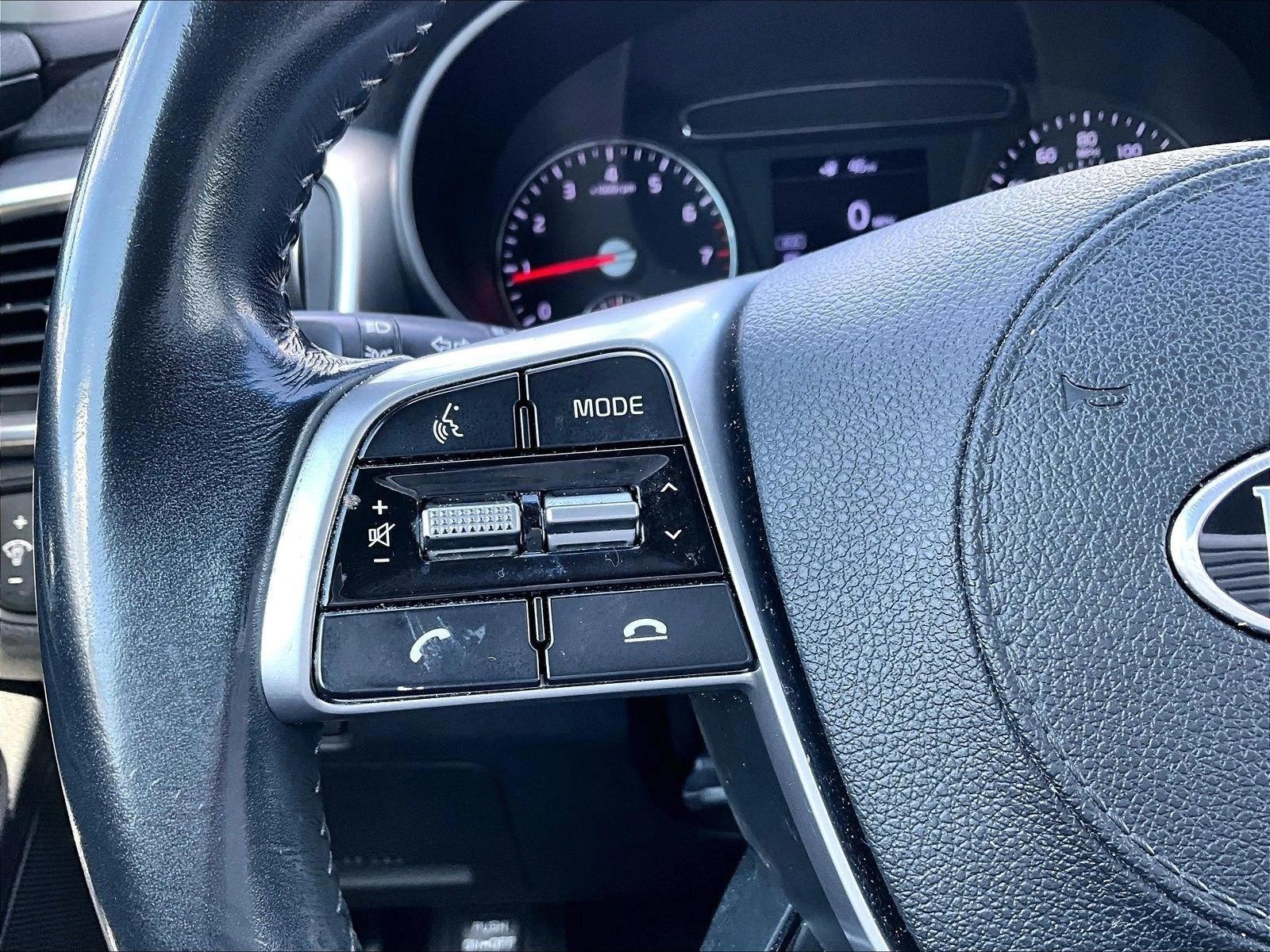 Used 2019 Snow White Pearl Kia LX image 18