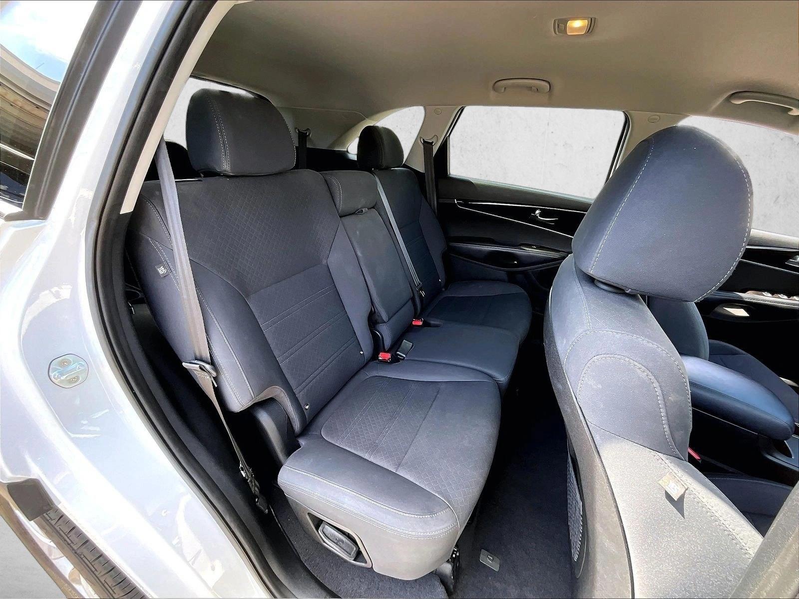 Used 2019 Snow White Pearl Kia LX image 26