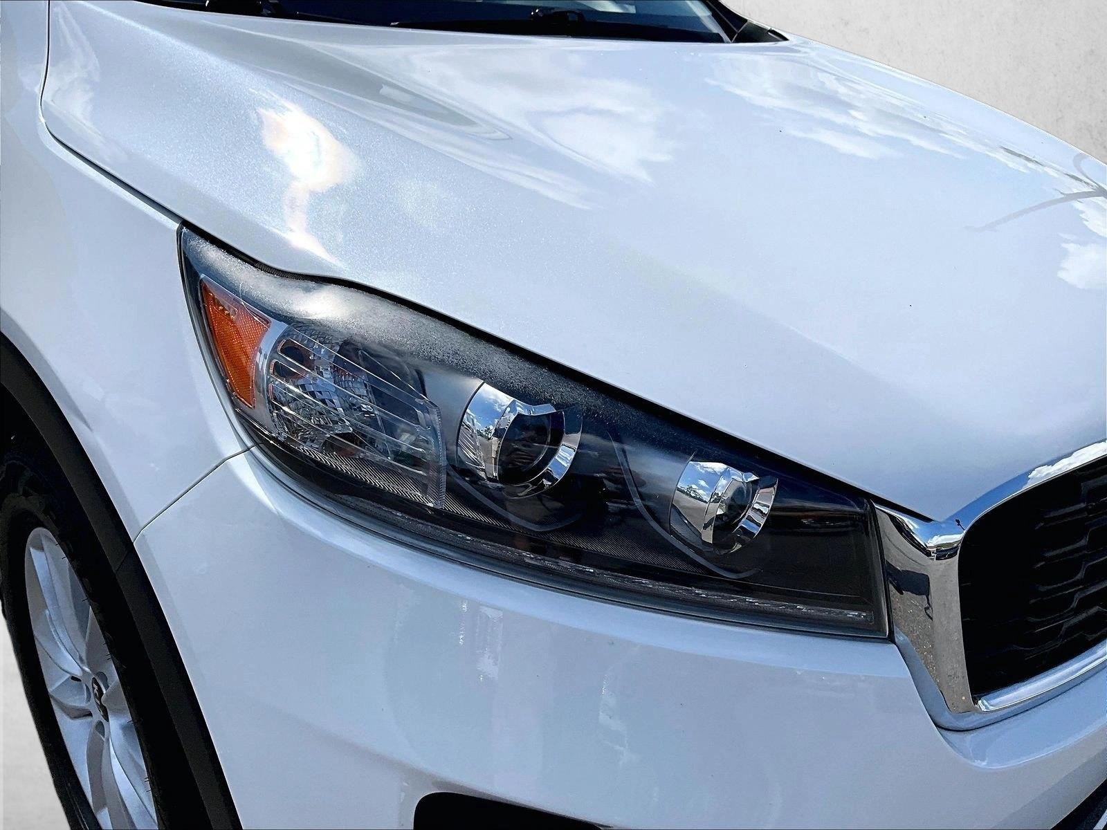 Used 2019 Snow White Pearl Kia LX image 28