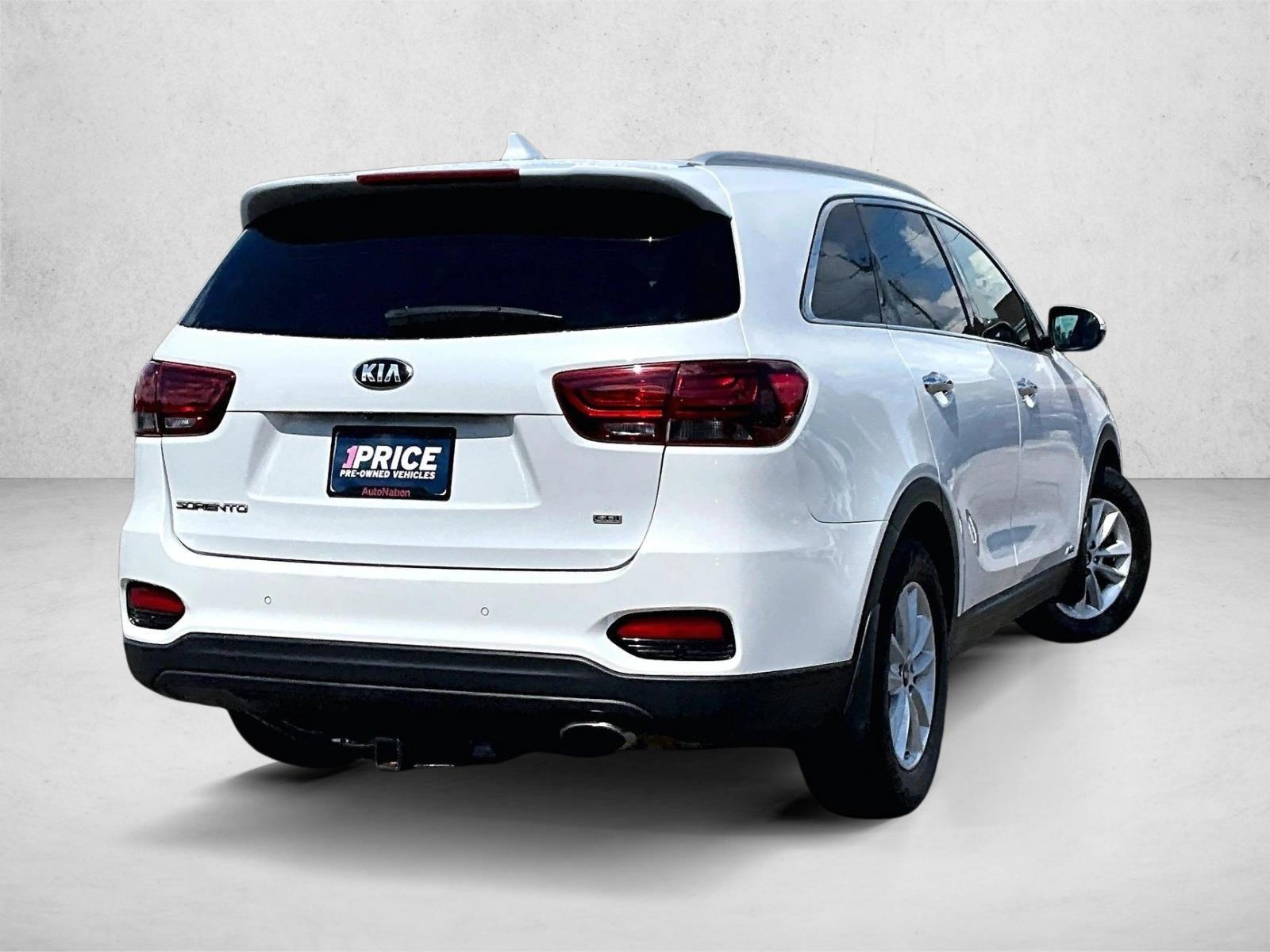 Used 2019 Snow White Pearl Kia LX image 2